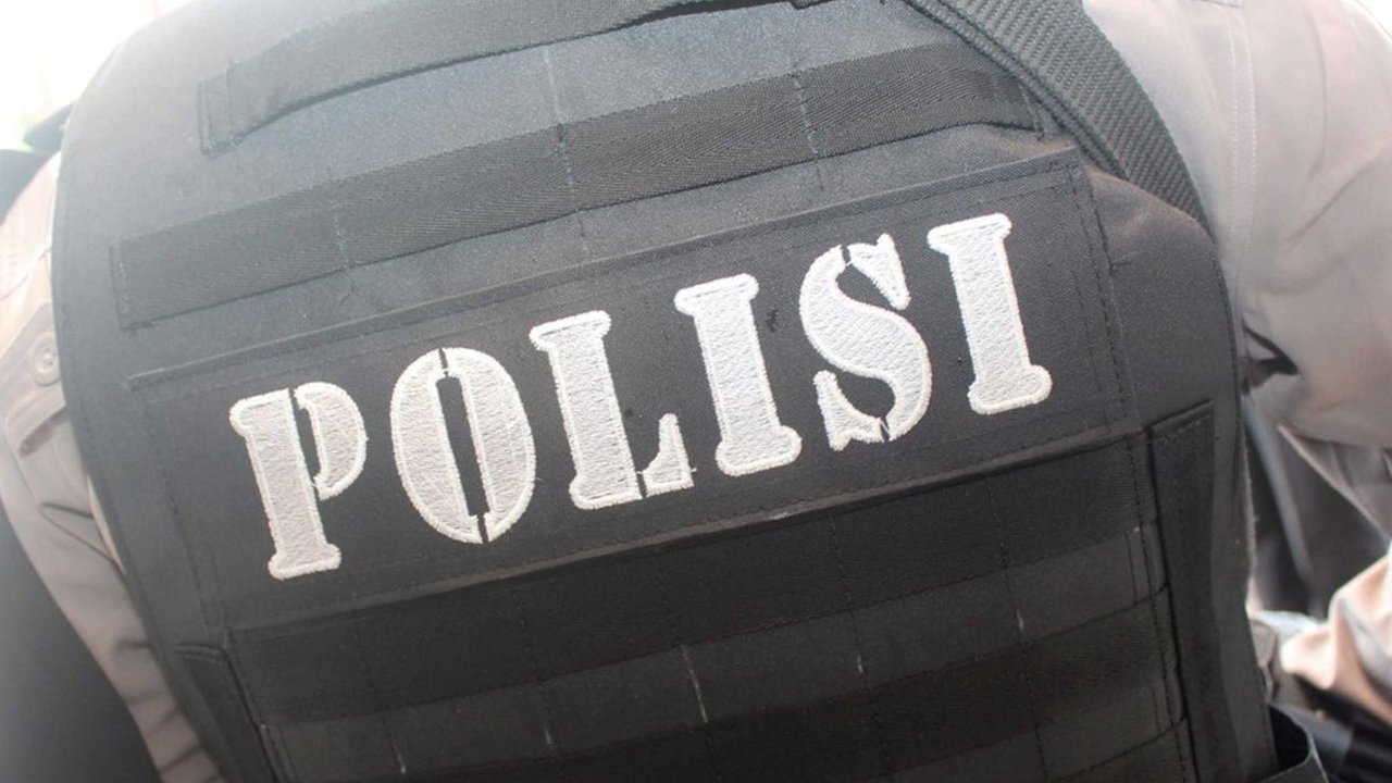 Wajah Girang Para Tahanan Diajak Pak Polisi Nobar Timnas U-23 dari Balik Jeruji Besi