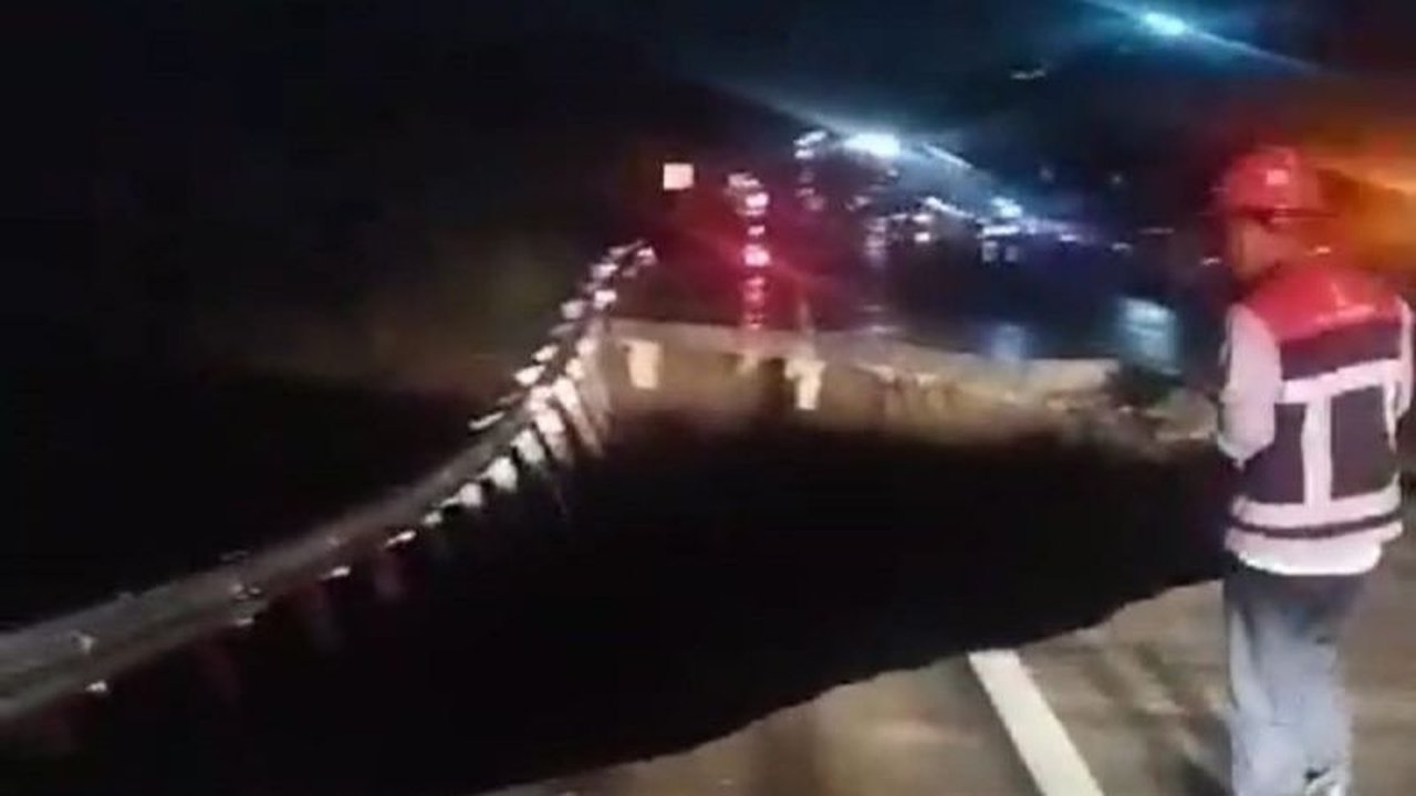 Waskita Toll Road Ungkap Dugaan Penyebab Longsor di Tol Bocimi