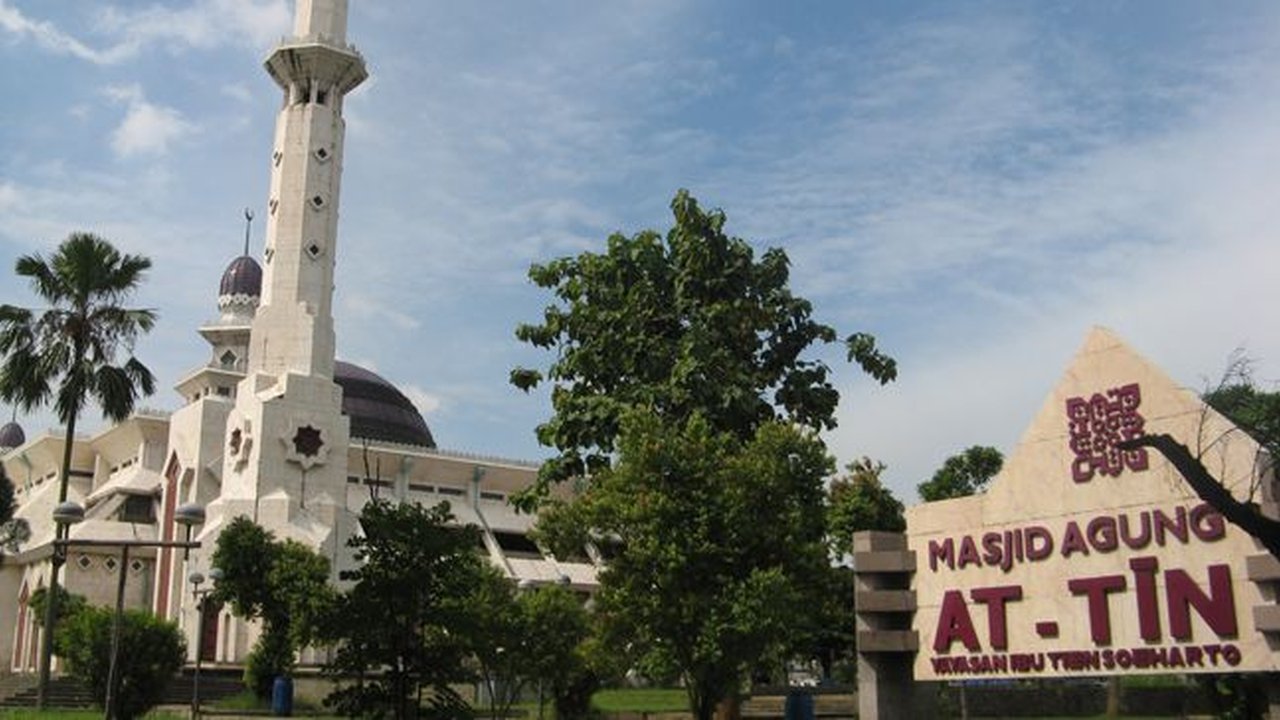 Kisah Masjid At Tin TMII, Dibangun untuk Mengenang Ibu Tien Istri Soeharto