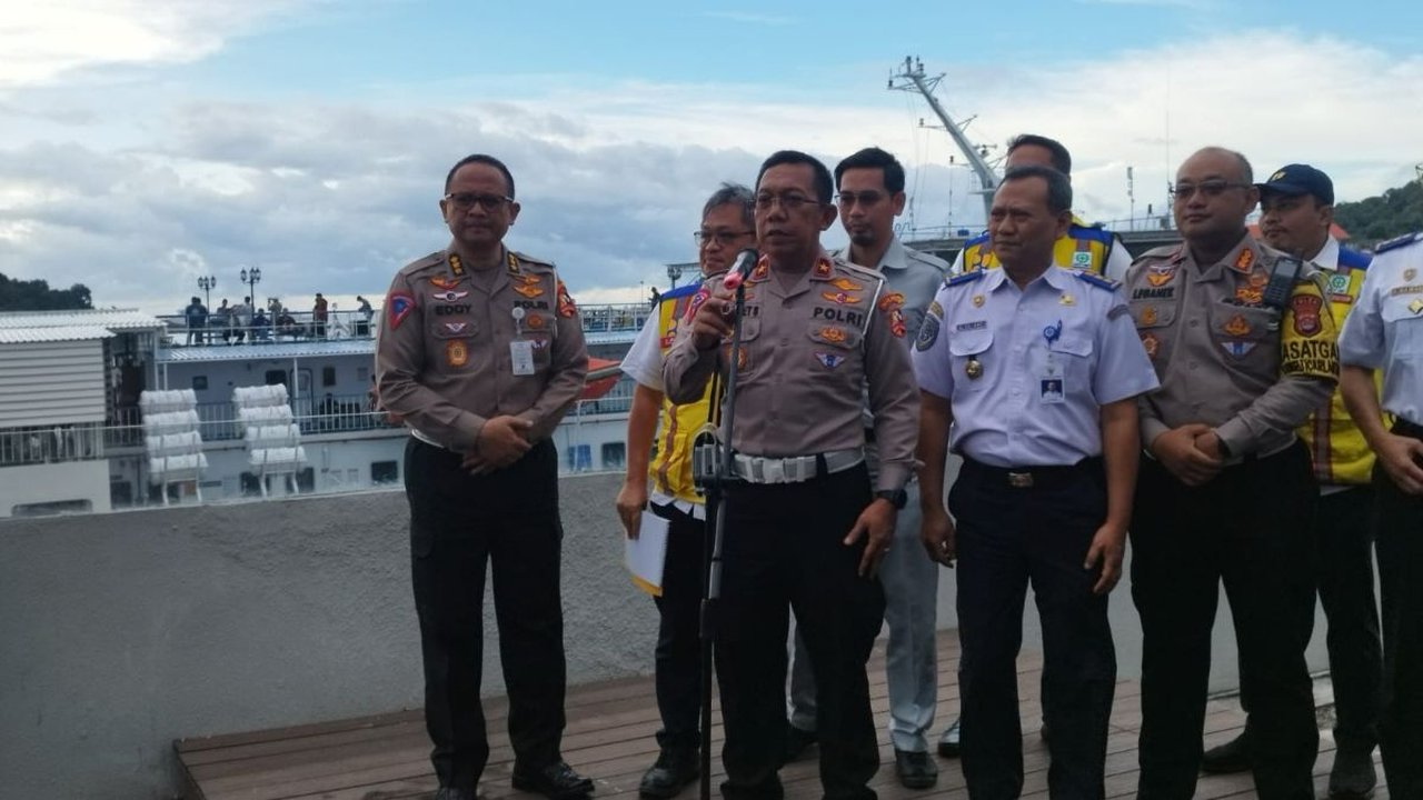 Jalan Tol Bocimi Longsor, Lalu Lintas Dari Arah Jakarta Dialihkan