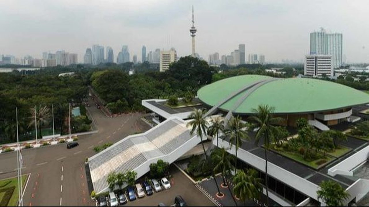 DPR Sahkan 7 Pimpinan LPSK Periode 2024-2029 Dalam Rapat Paripurna