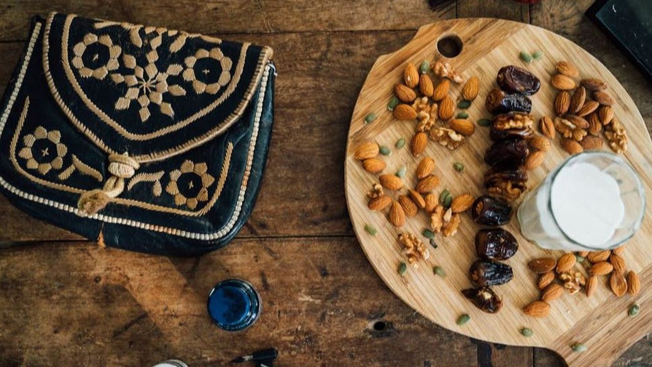 50 Pantun Ucapan Selamat Hari Raya Idul Fitri 2024, Cocok Dibagikan di Media Sosial