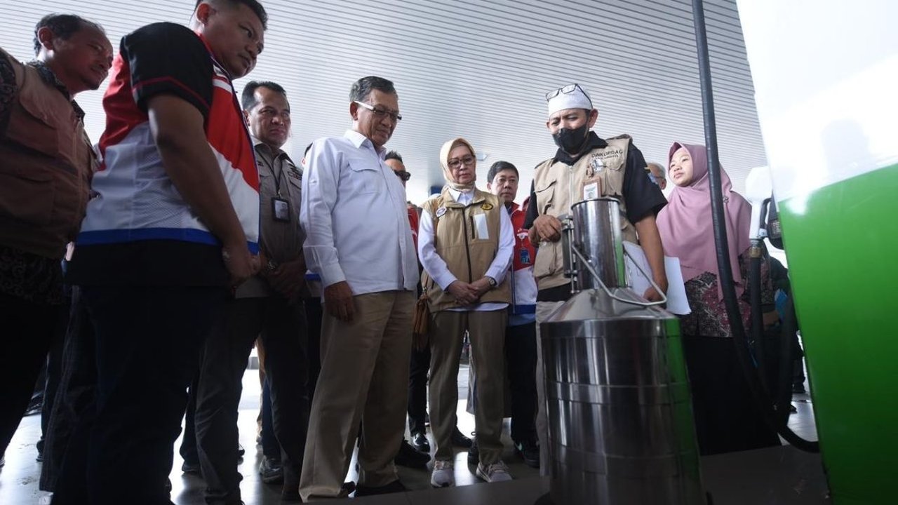 Menteri ESDM Tinjau Kesiapan Pertamina Surabaya Sambut Libur Idulfitri
