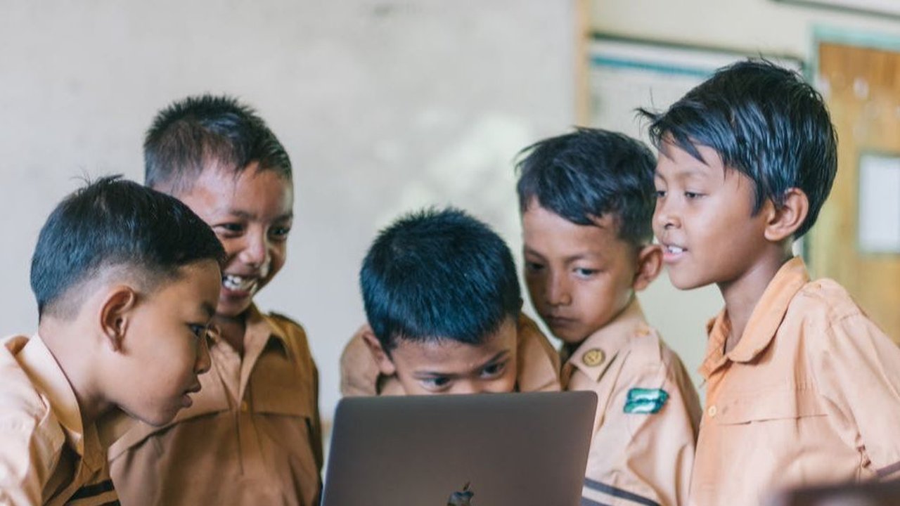 Seluruh Siswa di Kuta Selatan Belajar dari Rumah Saat Perhelatan WWF