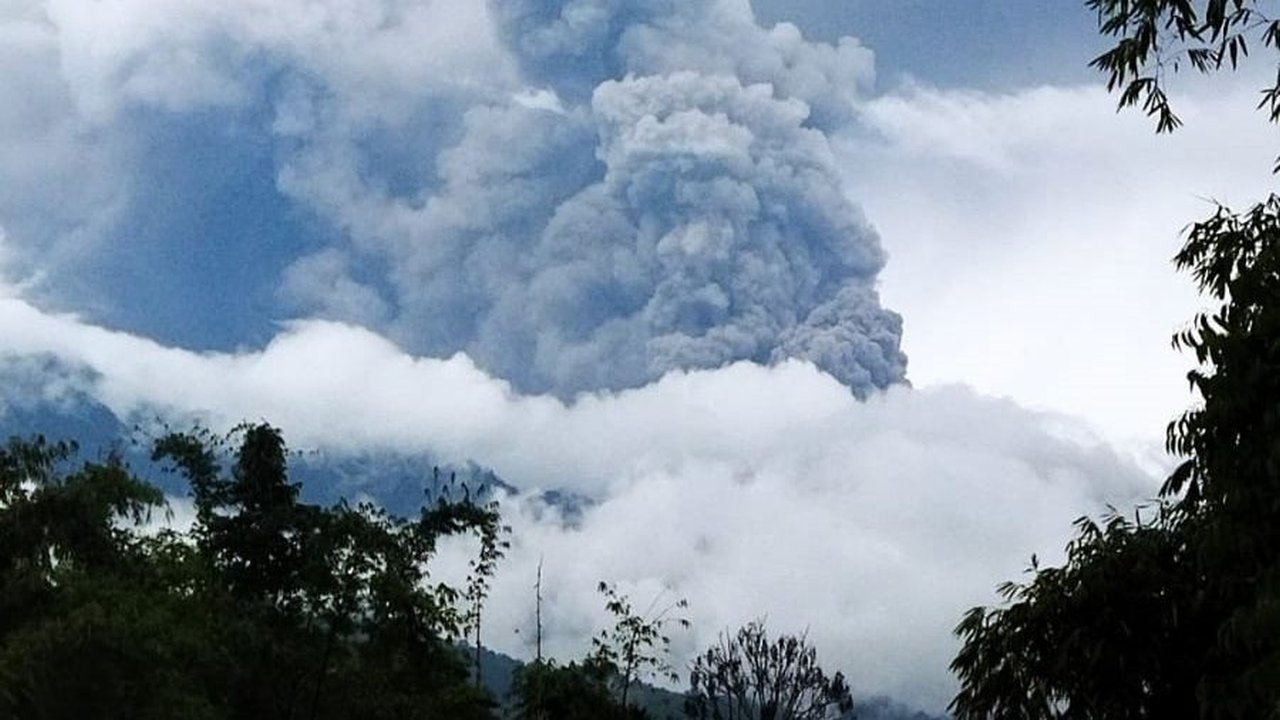 Beberapa Gunung di Indonesia Berpotensi Erupsi Bersamaan, Akademisi ITB Ungkap Fakta di Baliknya