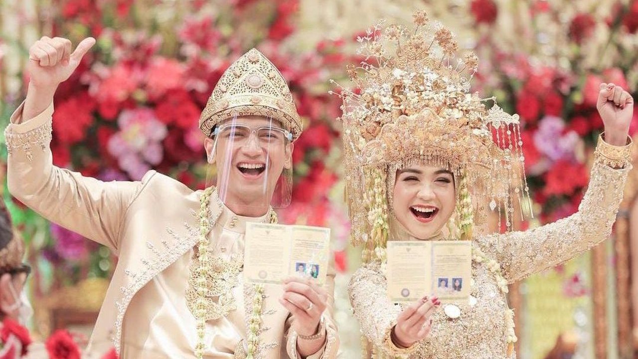 Resmi Cerai dengan Ria Ricis, Potret Teuku Ryan Ajak Moana Jalan-jalan saat Libur Syuting