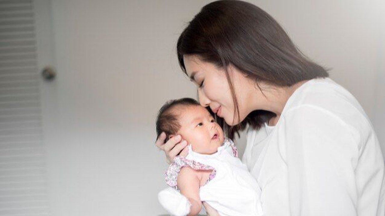 7 Makna Mimpi Menggendong Bayi, Bisa Jadi Pertanda Baik