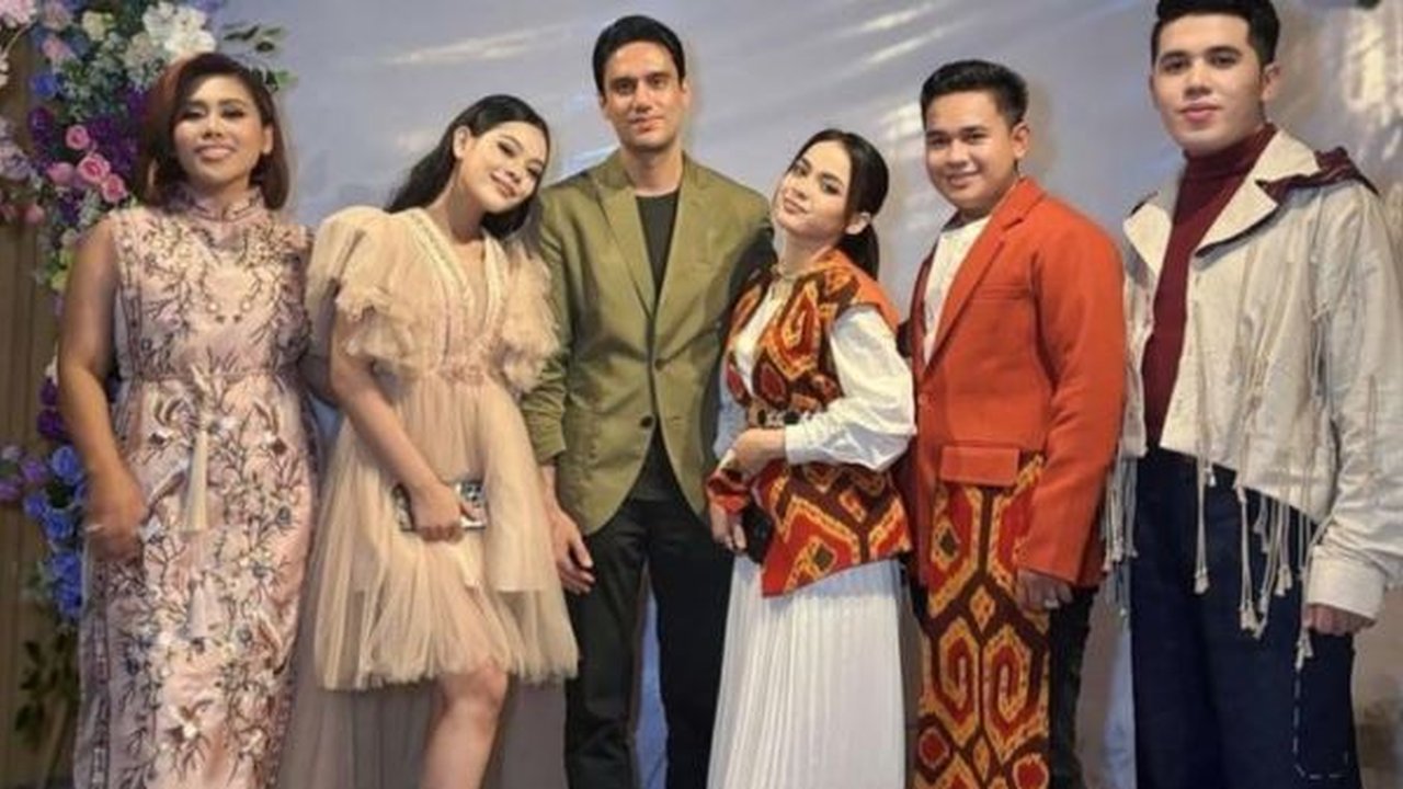 Rara LIDA dan Putri Isnari, Deretan Pedangdut Tampil Memukau dalam Fashion Show Bikin Melongo