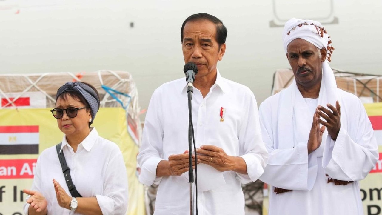 Jokowi Resmikan Perbaikan 5 Ruas Jalan Daerah di NTB Senilai Rp211 Miliar