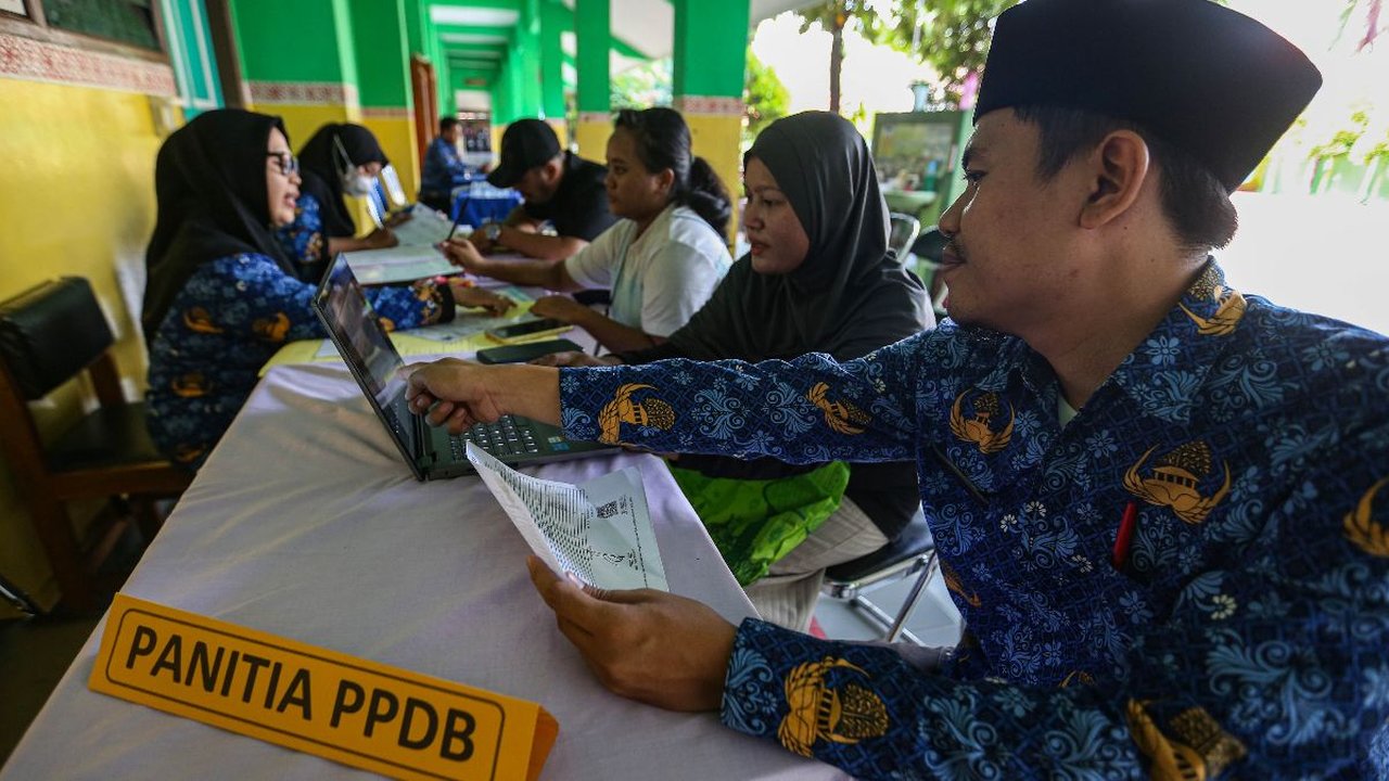 FOTO: Pendaftaran Penerimaan Peserta Didik Baru Jakarta Jenjang SD Sudah Dibuka