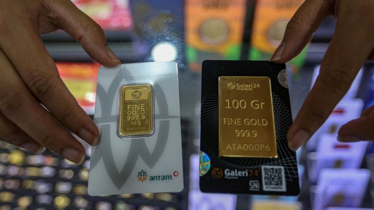 FOTO: Tembus Rekor Baru, Ini Beda Harga Emas Antam dengan Pegadaian, Mana Lebih Tinggi Nilainya?