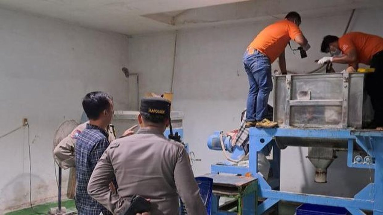 Pekerja Tewas Tergilas Mesin Mixer Pembuat Mie