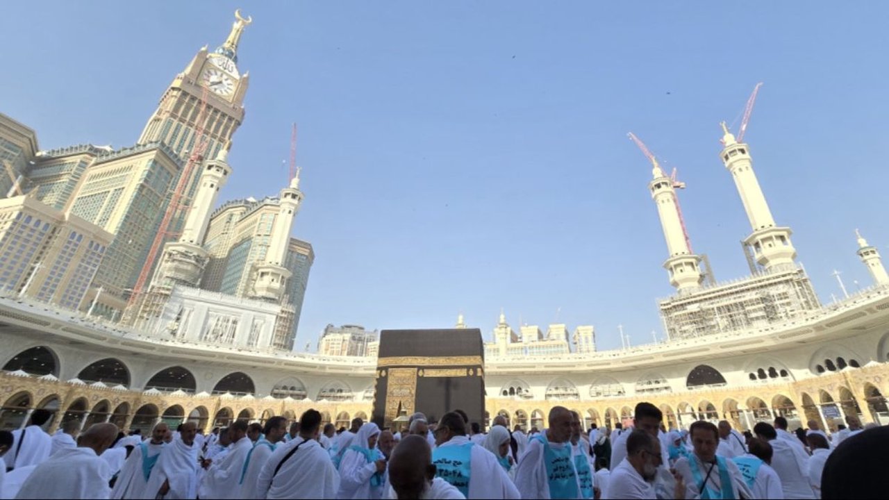 Suhu di Mekkah Sudah 42 Derajat Celcius, Jemaah Jangan Lupa Pakai  dan Bawa Ini Saat Keluar di Siang Hari