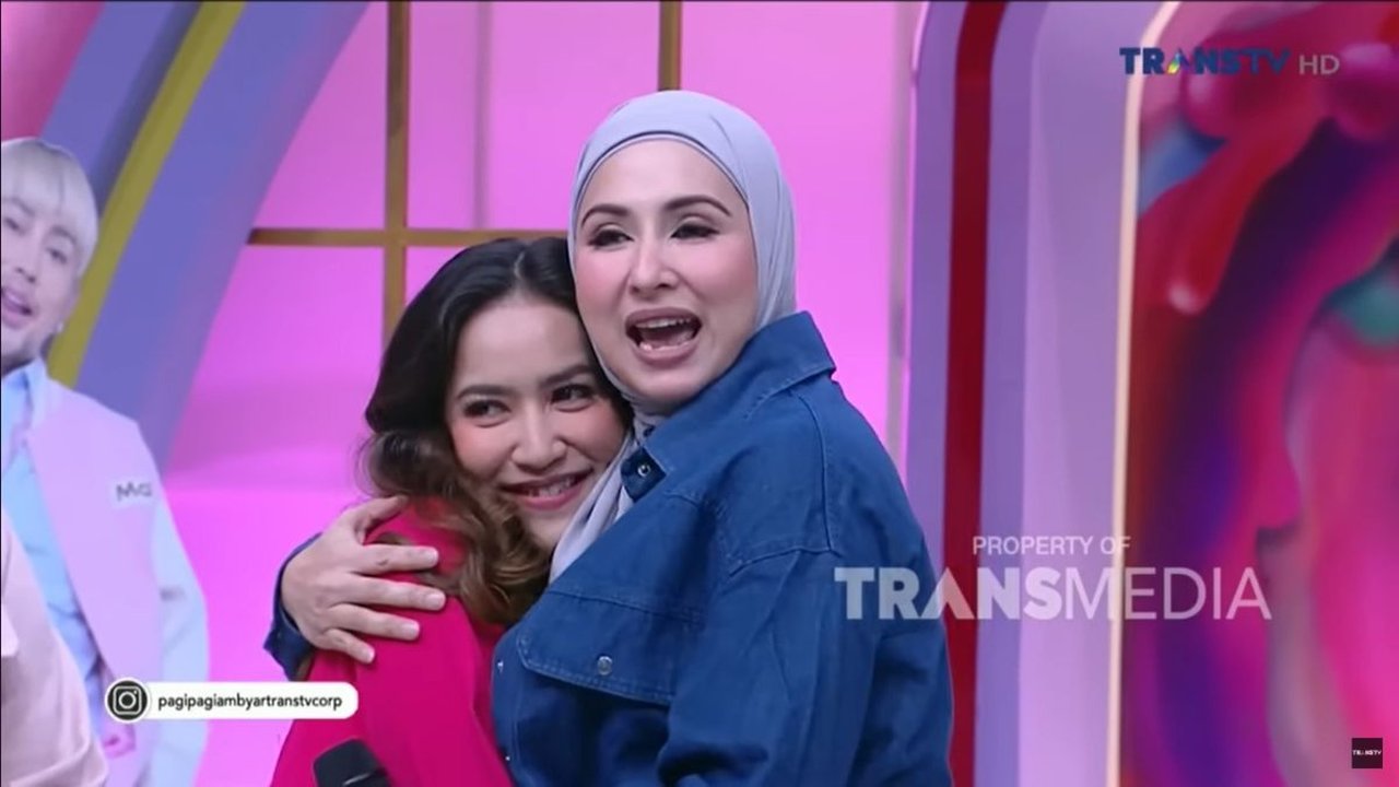 Bikin Iri Keakraban Risma Nilawati Mantan Istri Ferry Maryadi dengan Keluarga Deswita Maharani, Begini Alasannya
