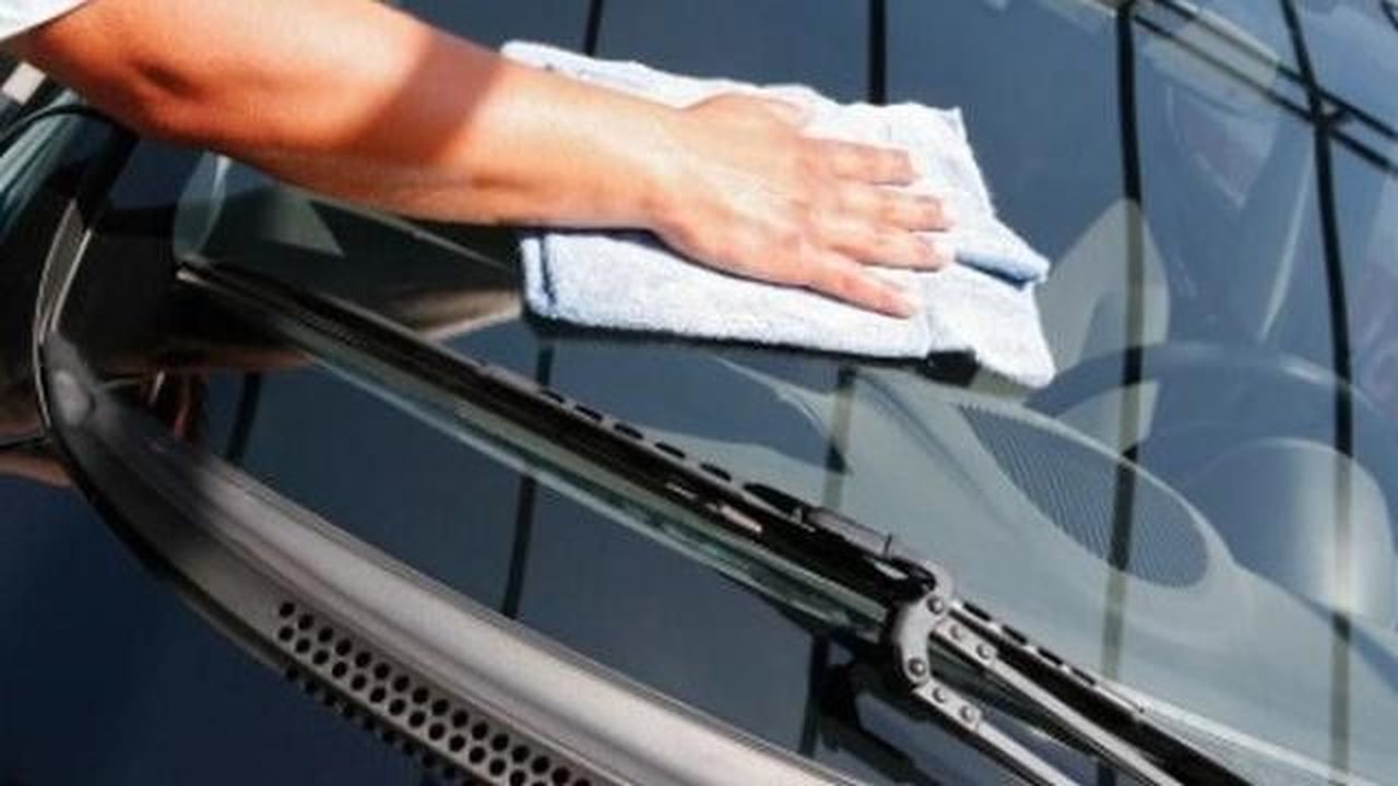 Kaca Mobil Buram, Begini Cara Membersihkannya
