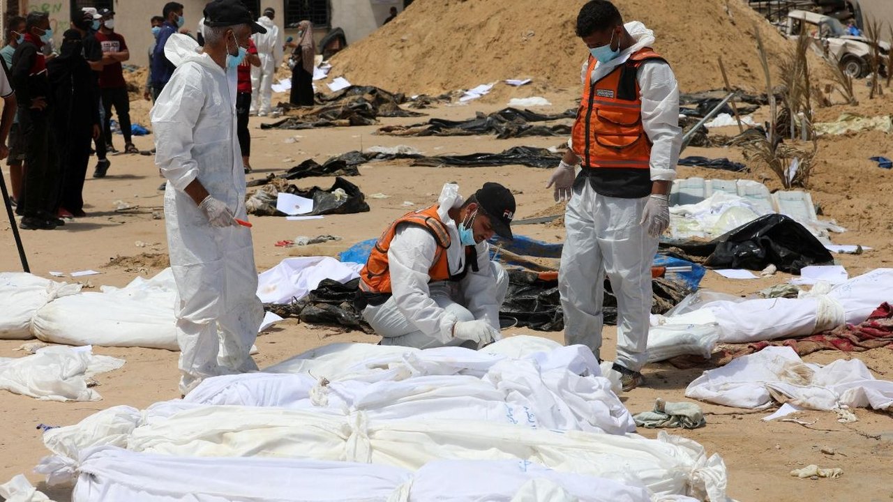 Kuburan Massal di RS Al-Shifa Gaza Palestina Kembali Ditemukan, Isinya 62 Mayat Anak & Wanita Korban Israel