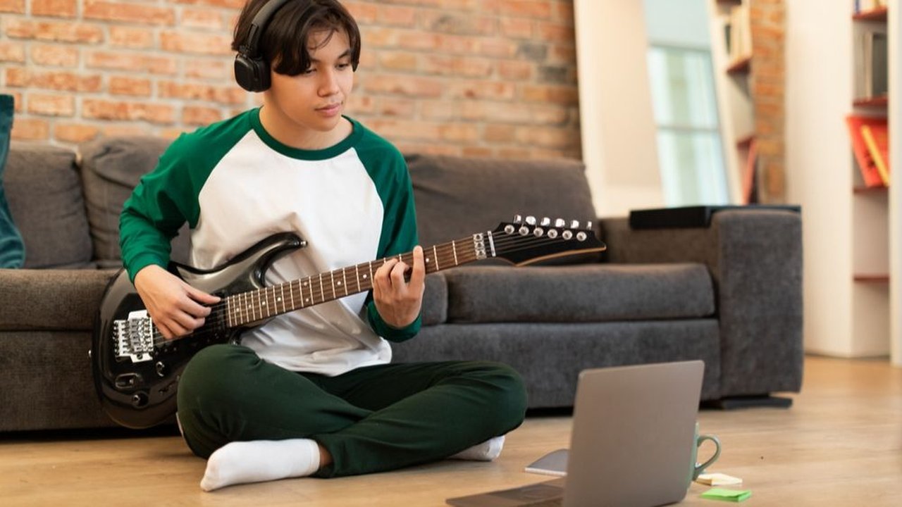 Punya Passion di Bidang Musik? Begini Caranya Ekspresikan Diri Lewat Dunia Digital!