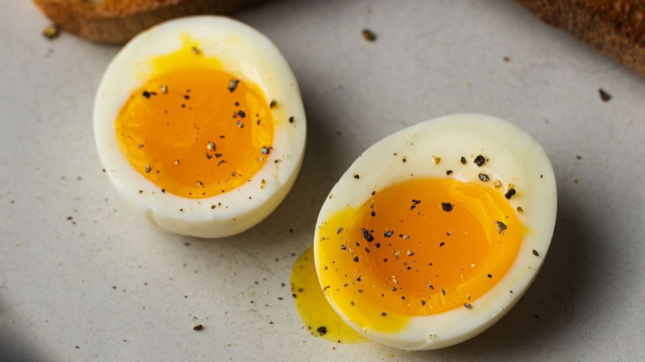 Bahaya Makan Telur Setengah Matang, Bisa Sebabkan Infeksi Bakteri