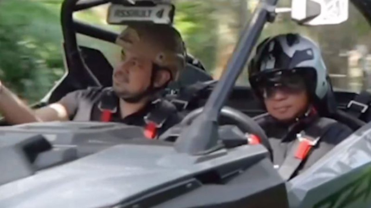 Momen Panglima TNI Offroad Bareng Artis, Gayanya Keren Banget 'Saatnya Mandi Lumpur'