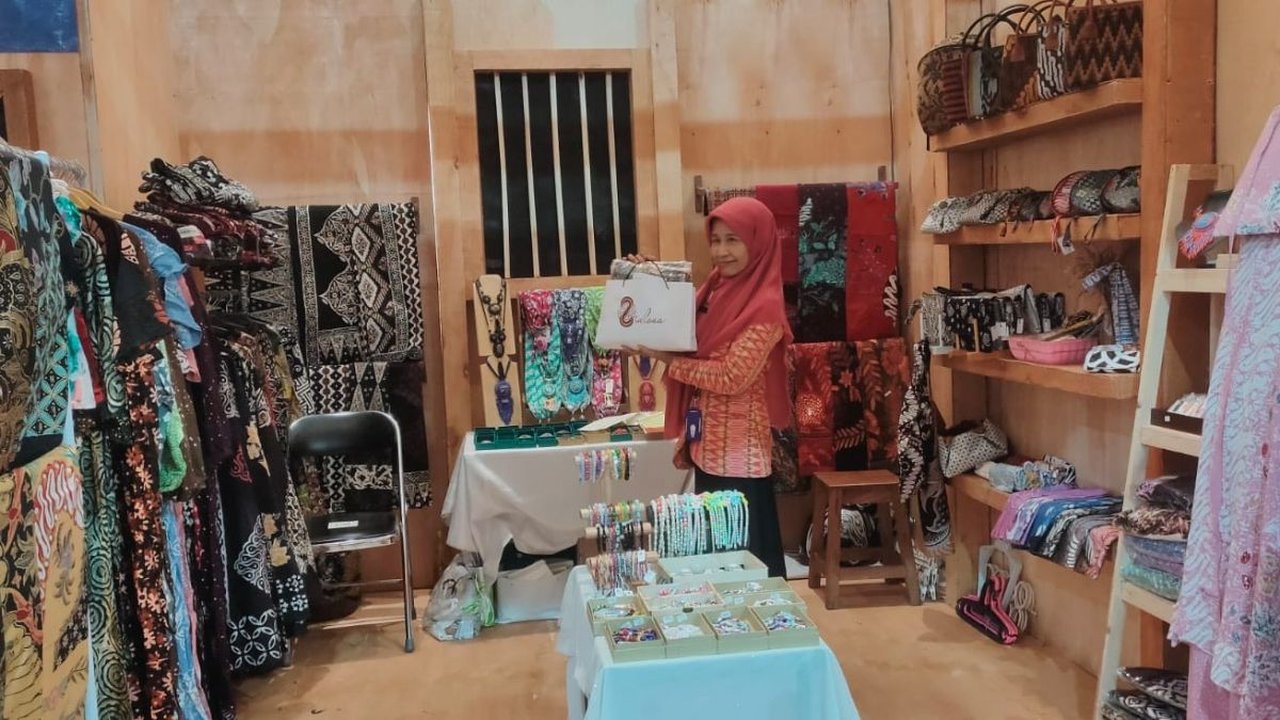 Manfaatkan KUR BRI, Zialova Batik Sukses Bertransformasi Jadi Produsen Fashion Lokal Favorit di Pekalongan