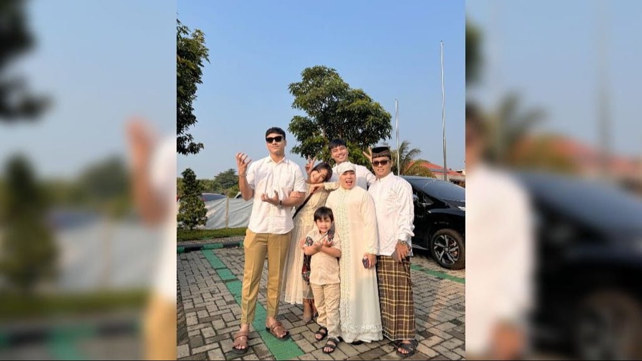 Potret Fuji Rayakan Momen Idul Adha Bersama Keluarga, Sempatkan Ajak Gala Sky Berziarah