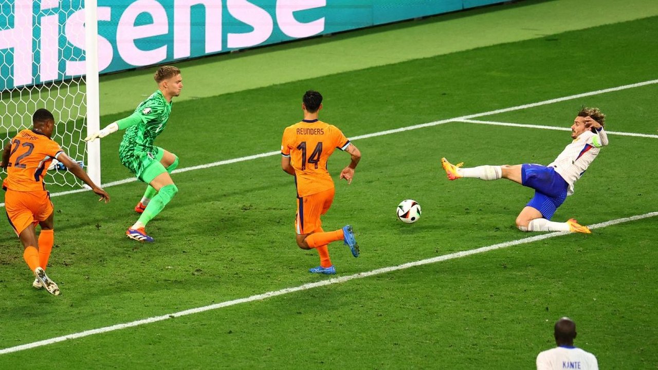 FOTO: Tumpul Tanpa Mbappe, 15 Tendangan Prancis Gagal Jebol Gawang Belanda