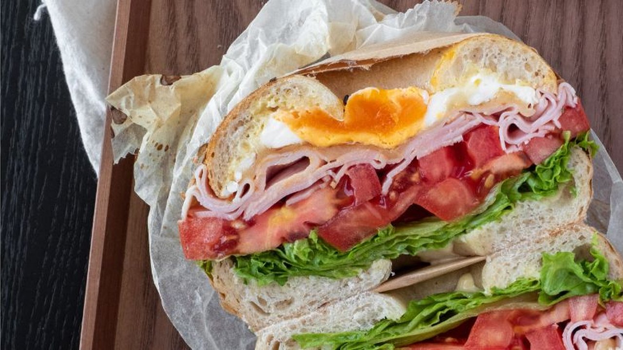 Begini Cara Terbaik Memotong Sandwich Menurut Sains