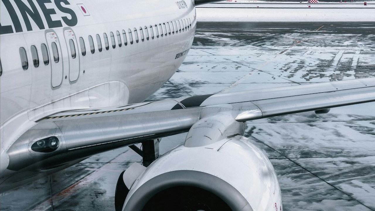 Saat Pesawat Turbulensi, Apa yang Harus Dilakukan Penumpang?