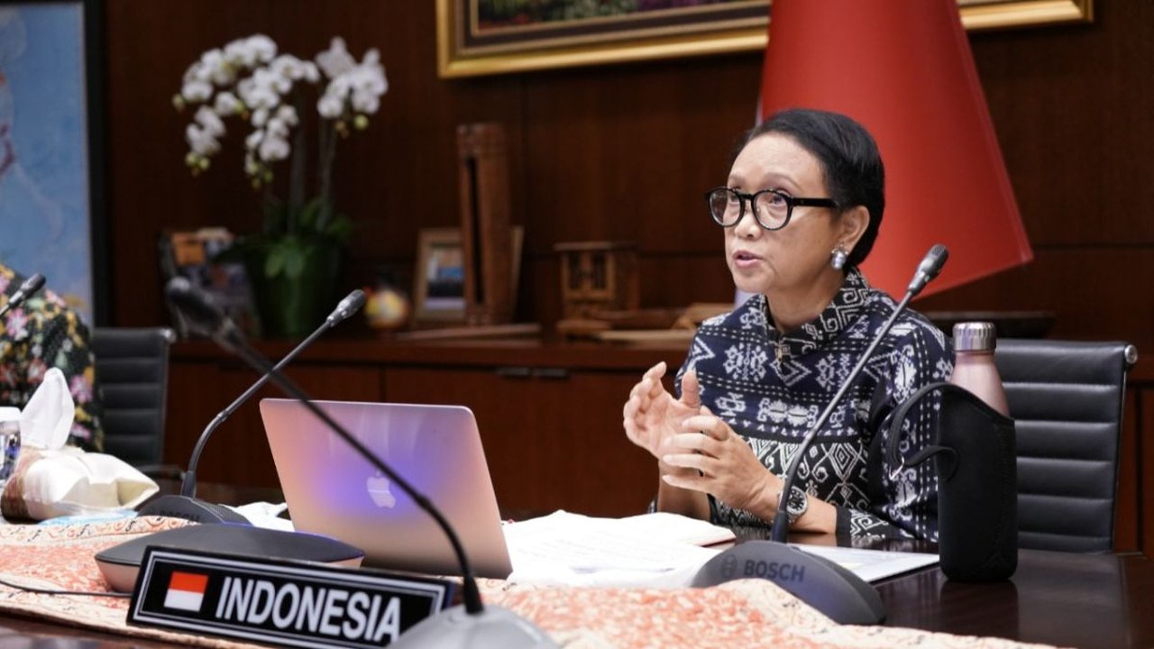 Intip Keseruan Menlu Retno Marsudi Makan Nasi Pecel di Yogyakarta, 'Dulu Tidak Setiap Hari Saya Mampu Makan di Tempat Ini'