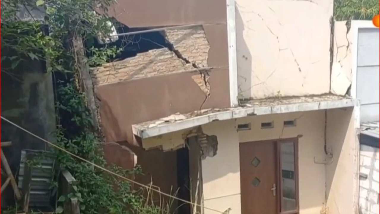 Deretan Rumah di Semarang Ini Rusak Parah Diduga karena Proyek Jembatan Tol, Begini Penampakannya