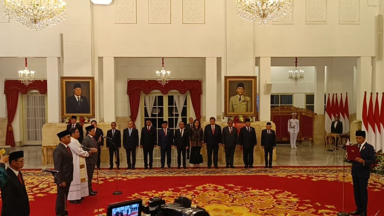 Jokowi Lantik Keponakan dan Eks Ajudan Prabowo jadi Wamenkeu & Wamentan