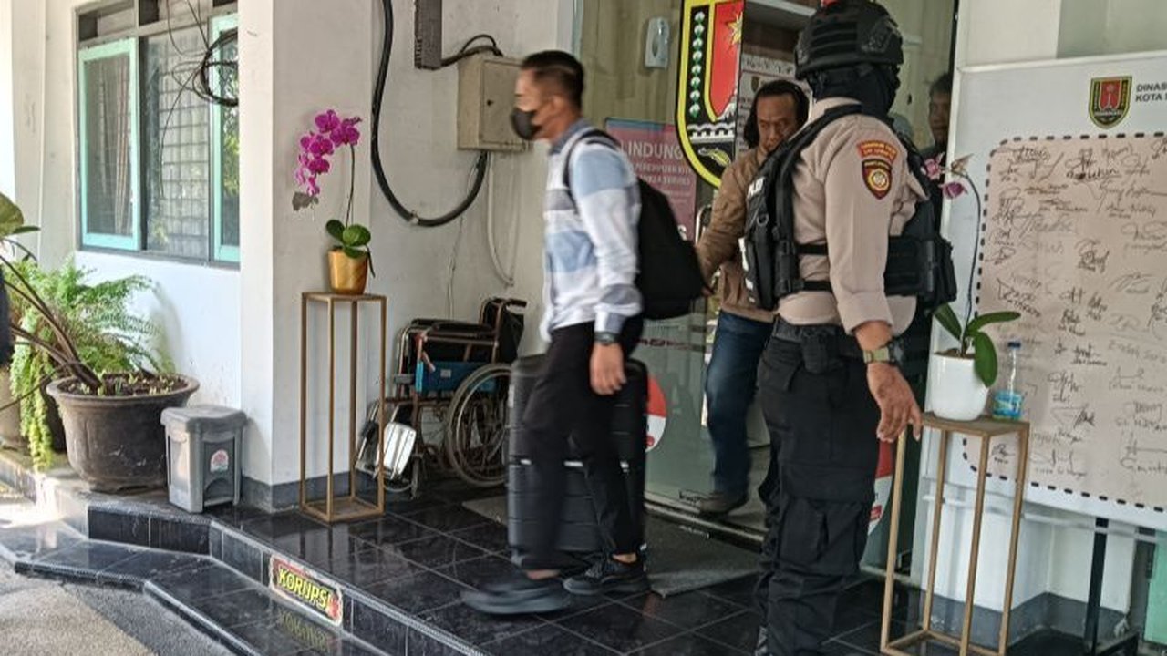 KPK Kembali Obok-Obok Kantor Pemkot Semarang, Bawa Koper dari Kantor Dinas Pendidikan