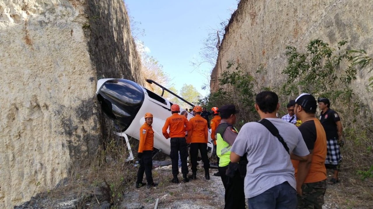 Penjelasan Polda Bali Soal Helikopter Bawa 5 Penumpang Jatuh, Kondisi Ringsek