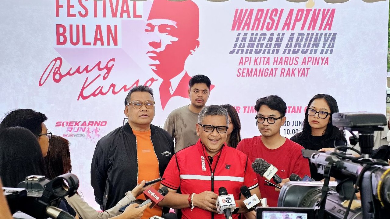 Hasto Tegaskan PDIP Melawan, Pilkada Jatim dan Sumut Tak Bakal Ada Kotak Kosong