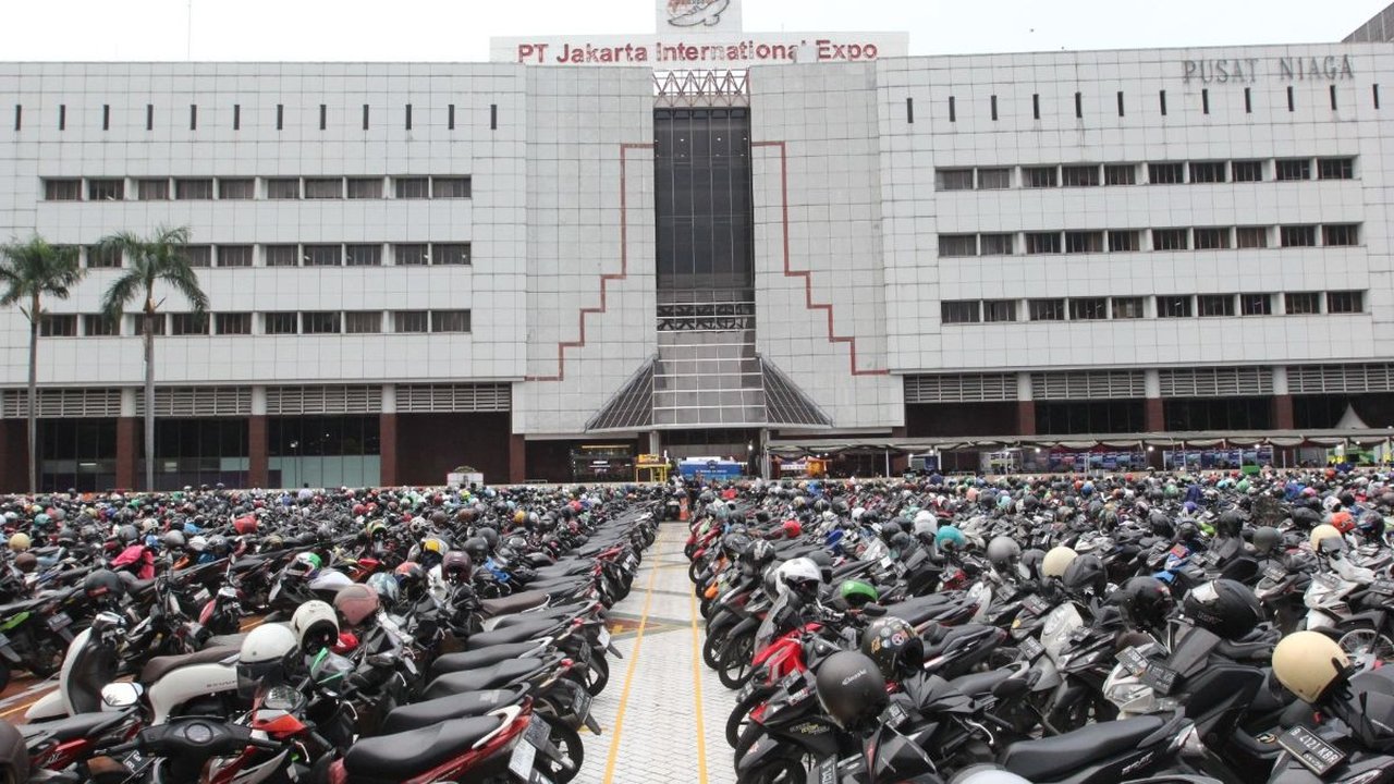 Tren di PRJ, Booking Tempat Parkir tapi Mobilnya Enggak Ada
