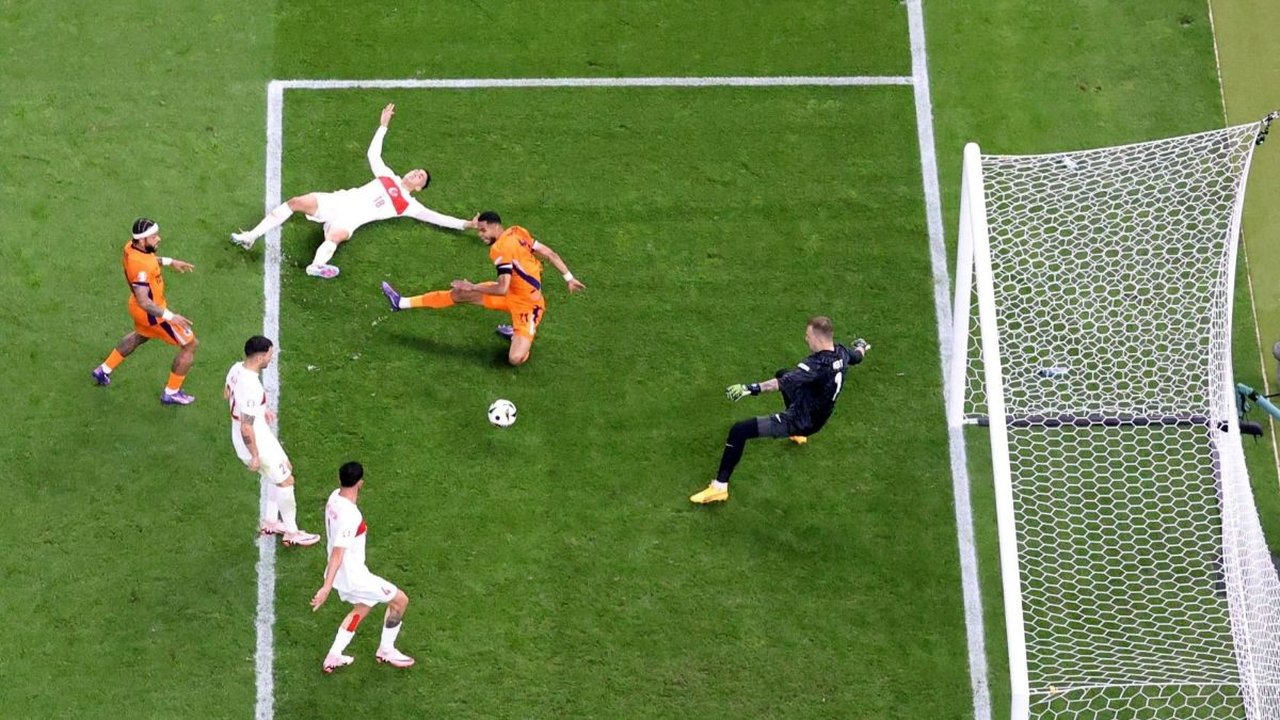 FOTO: Sengit! Gol Bunuh Diri Turki Antar Belanda Melaju ke Semifinal Euro 2024