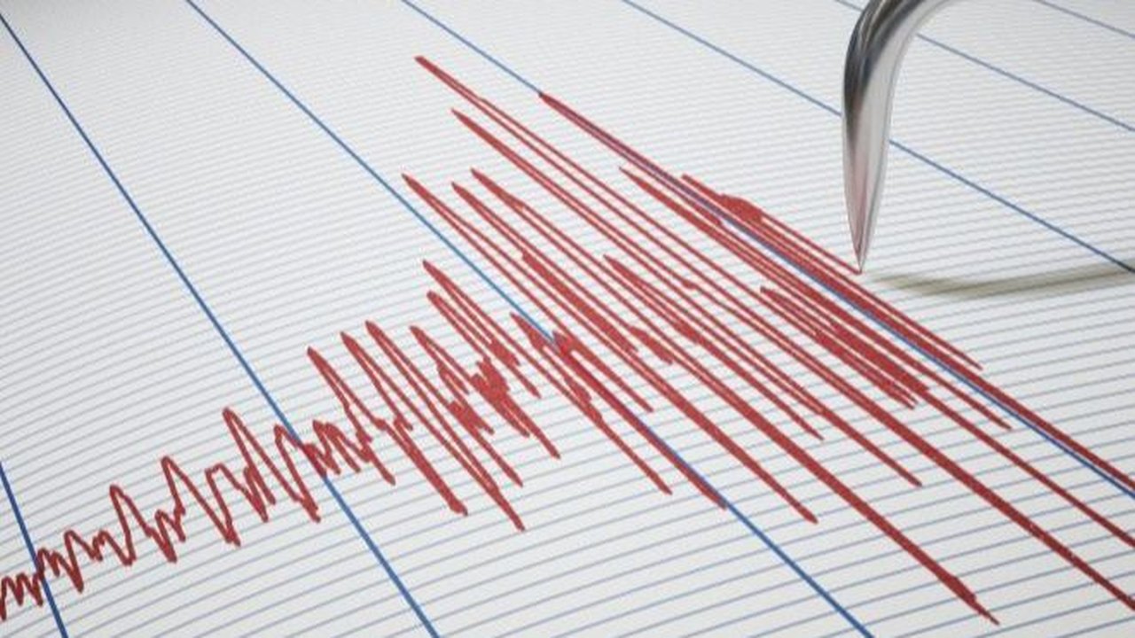Warga Berhamburan Keluar Rumah Saat Gempa Darat Guncang Batang