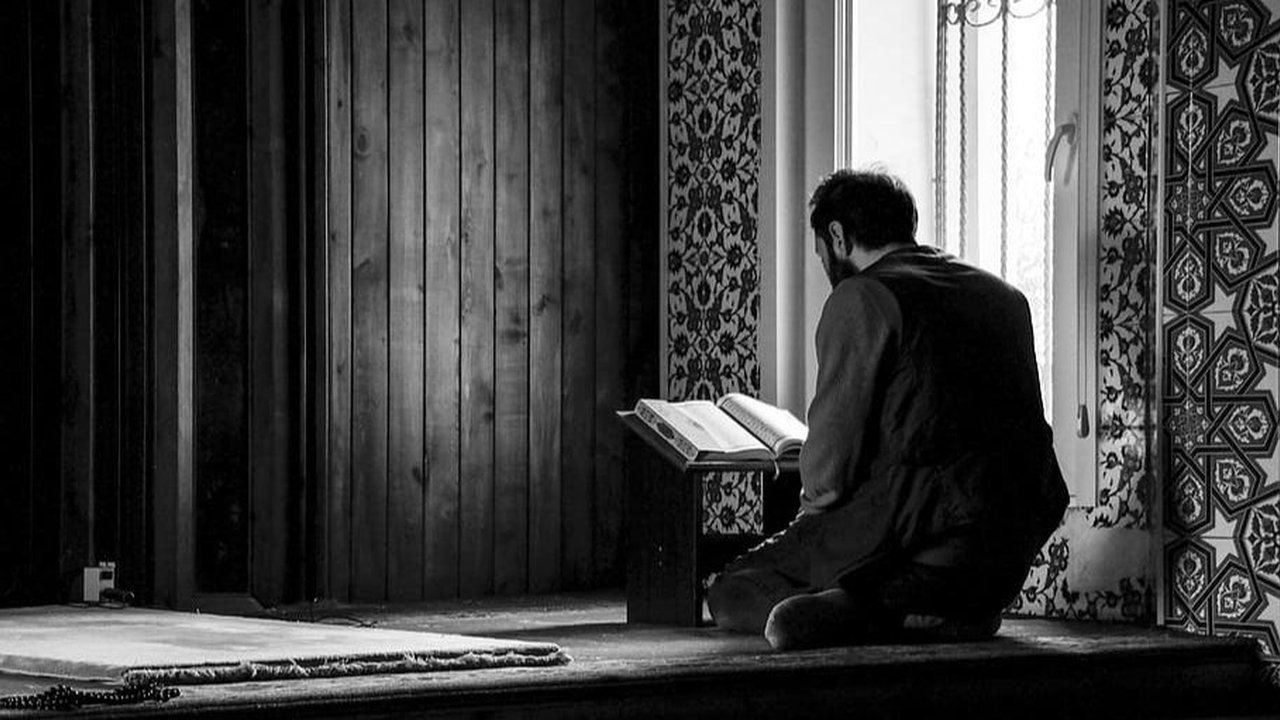 Doa Waqiah Latin dan Artinya, Ketahui Makna Suratnya