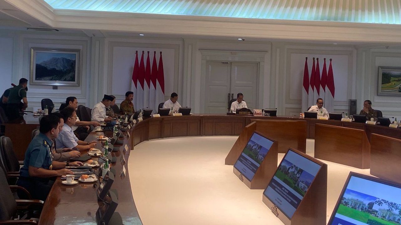 Pesan Jokowi di Ratas RAPBN 2025: Harus Fokus, Tidak Semuanya Dikerjakan