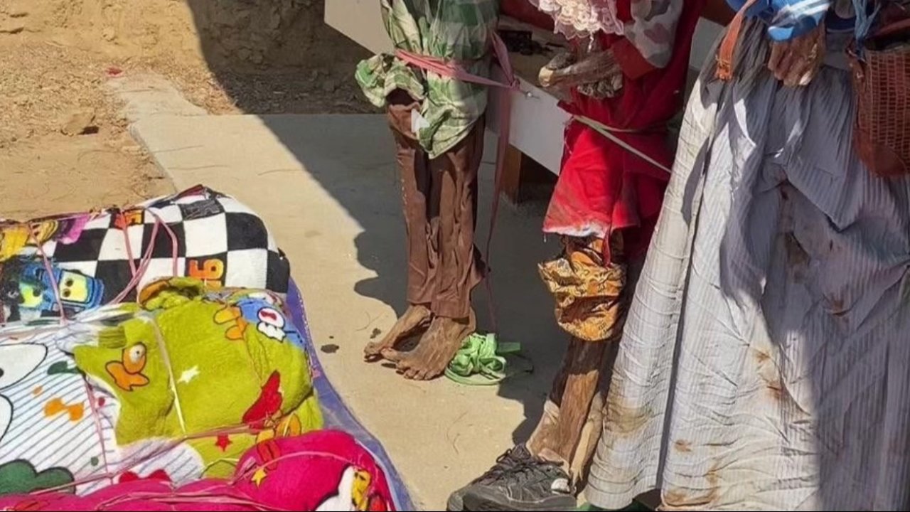 Penampakan Jenazah Terlihat Utuh dan Rambutnya Semakin Panjang Saat Ritual Ma'nene Suku Toraja