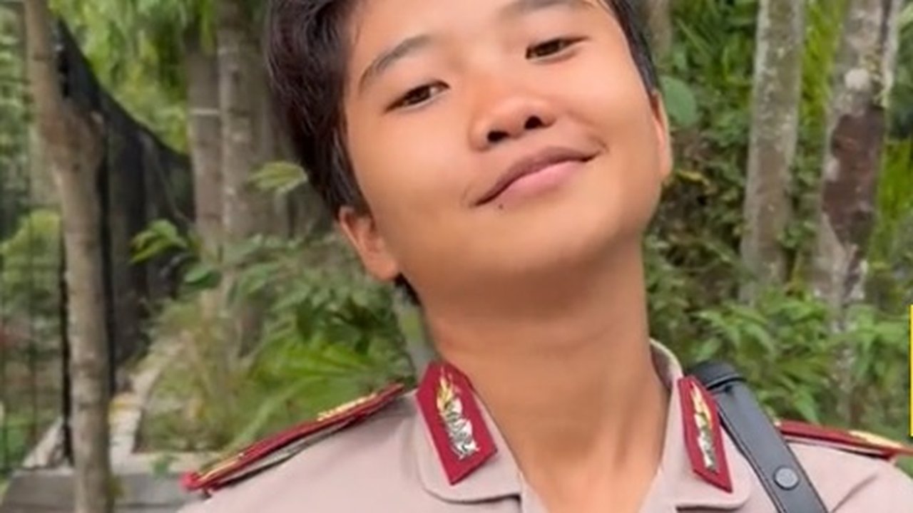 Diperintah Komandan Menyanyi, Taruni Akpol ini Ternyata Bersuara 'Emas' Cocok Ikut Audisi Pencarian Bakat