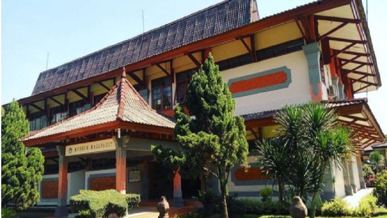 Mimpi Bertemu Pria Bermahkota, Warga Jombang Temukan Pusaka & Bangunan Kuno Peninggalan Kerajaan Majapahit di Dalam Hutan