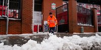 Hujan Salju, Liverpool dan MU Sepakat untuk Tetap Bertanding