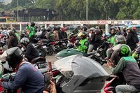 Fakta Unik Lalu Lintas Tersendat di Depan DPR RI: Sabtu Siang Macet Parah, Ada Apa?