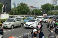 Fenomena Langka: Puluhan Motor Masuk Tol Depan Gedung DPR Akibat Macet Parah, Apa Sanksinya?