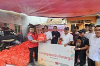Fakta Unik: Komunitas 98 Bagikan Seribu Paket Sembako di Jakarta, Wujud Nyata #WargaPeduliWarga