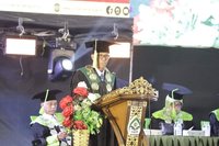 Trivia: Menag Nasaruddin Umar Pernah Dicium Paus Fransiskus, UIN Palu Suarakan Layak Nobel Perdamaian Internasional