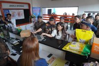 Menkominfo Pastikan 35 Juta Keluarga Terima Bantuan Langsung Tunai, Pantau Penyaluran BLT Pos Indonesia di Bali