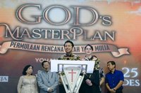 Wagub Jatim Emil Dardak Hadiri Perayaan Natal di Eks Lokalisasi Dolly Surabaya