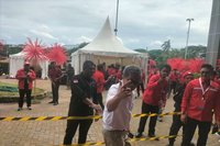 Hasto hingga Rocky Gerung Hadiri Rakernas PDI Perjuangan di Ancol